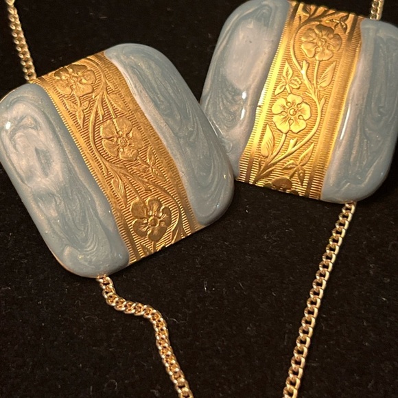 Vintage Gold Tone & Green Stones Necklaces And Enamel Earrings Set - Picture 9 of 10